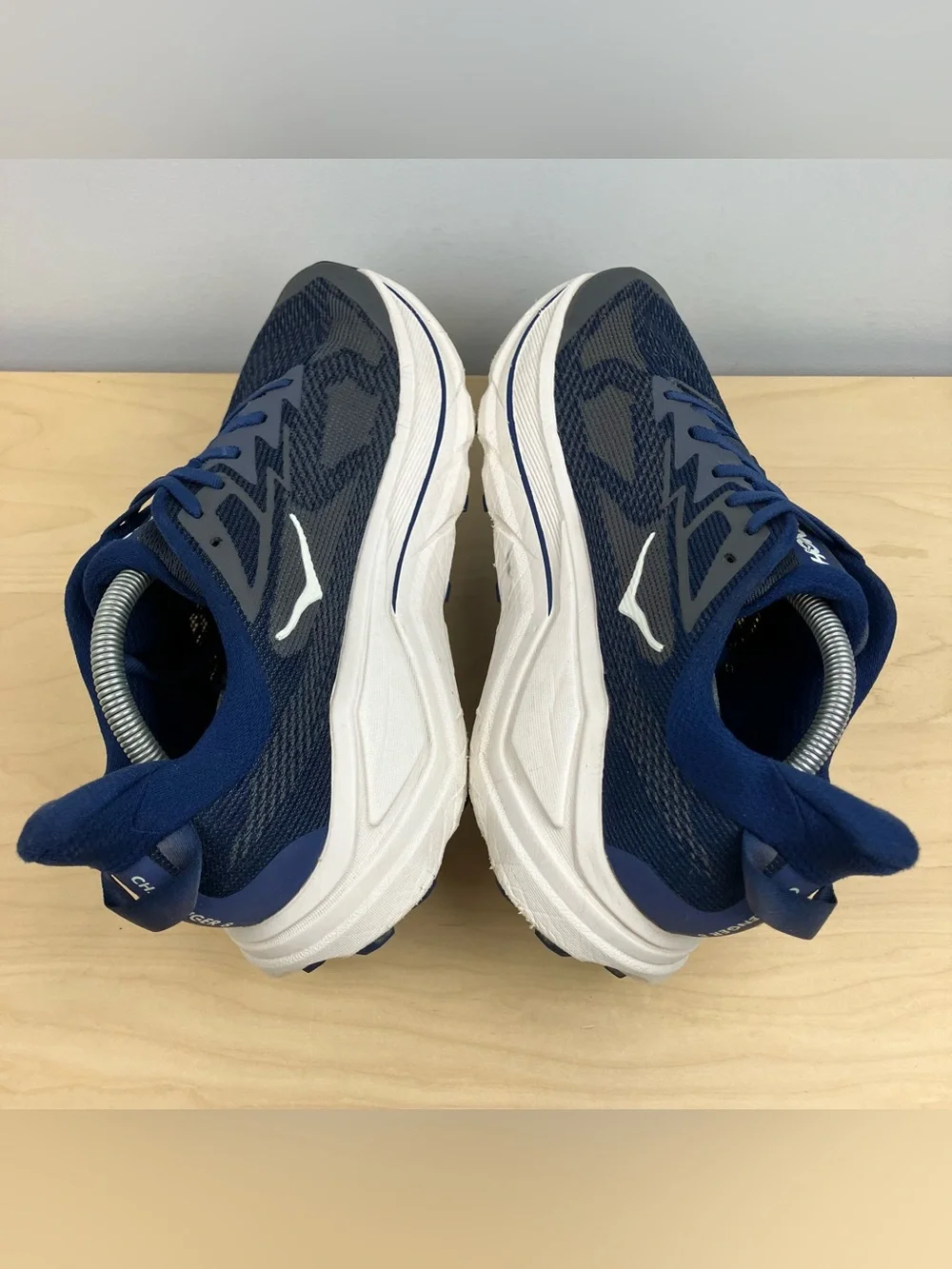 Hoka One One Men’s Size 11.0 D Challenger 8 All Terrain Athletic Running Shoes